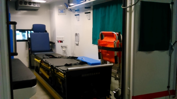 EMS Ambulance Built_4